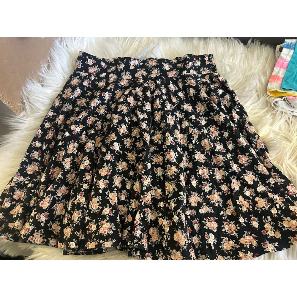 Pins And Needles By Anthropologie Women's Black Floral Flare Skirt Size: M